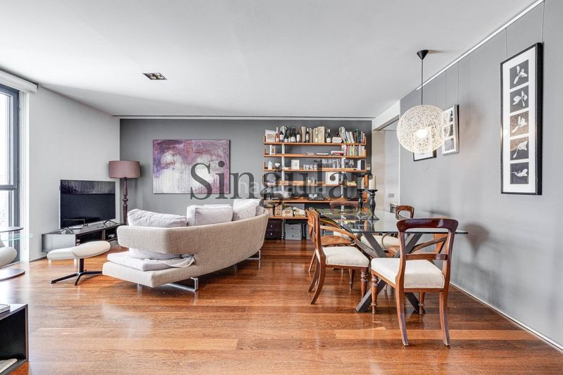 Foto 5df1ee60-9c08-4699-b434-e2d7a14aa53c. Piso luminoso piso junto a la pedrera en Dreta de l´Eixample Barcelona