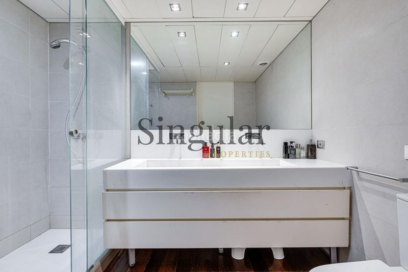 Foto c57f431c-87eb-42c2-bc58-a96c939ec70c. Piso luminoso piso junto a la pedrera en Dreta de l´Eixample Barcelona