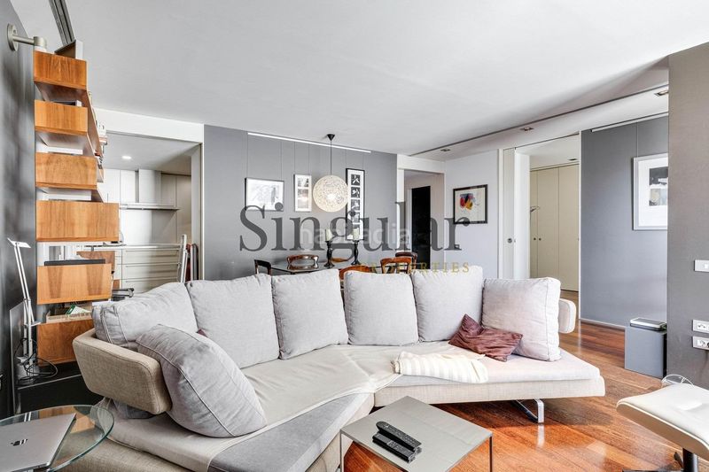 Foto d8fd8f1f-3438-42de-a159-ef97344356cd. Piso luminoso piso junto a la pedrera en Dreta de l´Eixample Barcelona