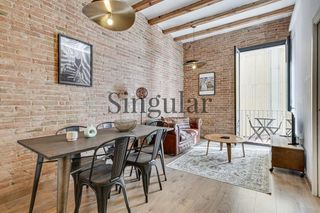 Flat  Carrer de valència. Vivienda singular con diseño industrial y vanguardista