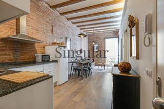Pis  Carrer de valència. Vivienda singular con diseño industrial y vanguardista