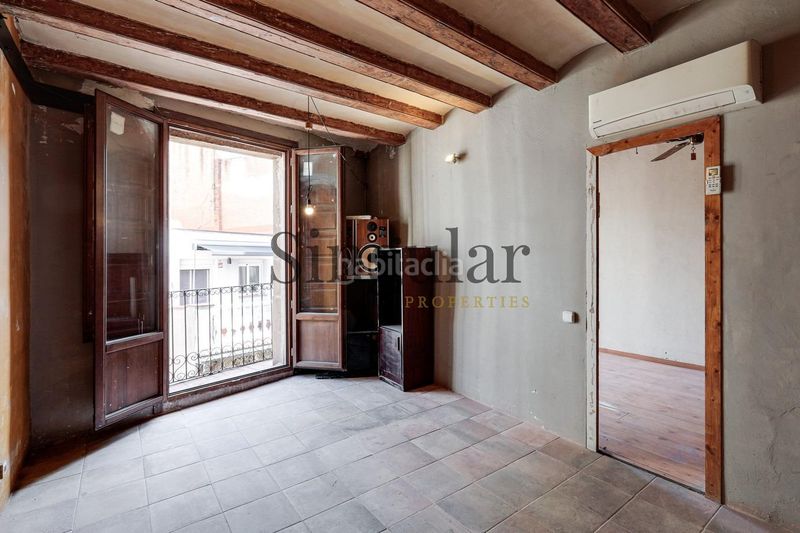 Foto 45979160-77f3-4079-862e-8c2238a5a675. Àtic a Raval Barcelona