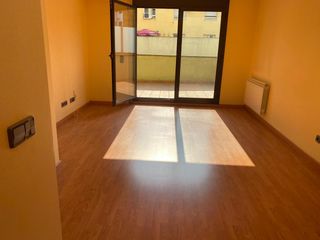 Miete Etagenwohnung in Manlleu. Fantàstic pis de lloguer ubicat al centre de manlleu amb aparcam