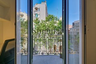 Pis  Calle roger de flor. Piso con esencia modernista y alto potencial en finca clásica