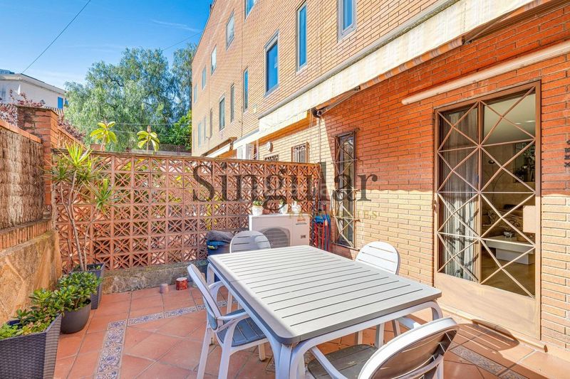 Foto 58fa41e4-3a0a-48b4-a24a-31d623ef6787. Casa adossada amb calefacció aparcament a La Font d´en Fargues Barcelona