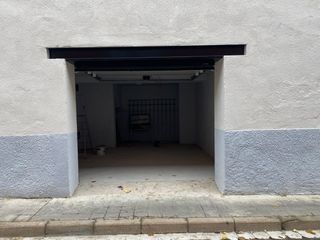 Affitto Posto auto  Del vendrell. Garatge box