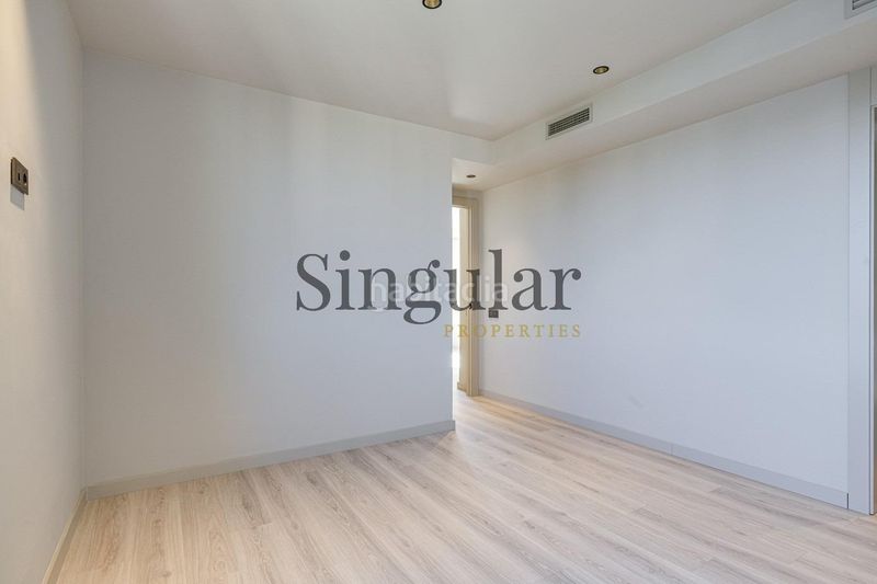 Foto 2b44fa30-a1d3-463b-b6a6-cb3fb43d96bb. Àtic amb calefacció a Dreta de l´Eixample Barcelona