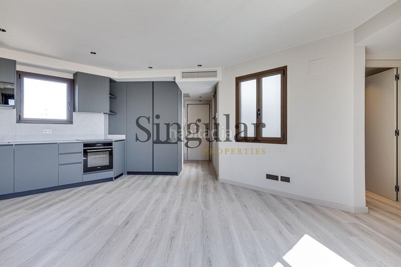 Foto ad45f519-b239-4208-bd7f-e5530c24976c. Àtic amb calefacció a Dreta de l´Eixample Barcelona