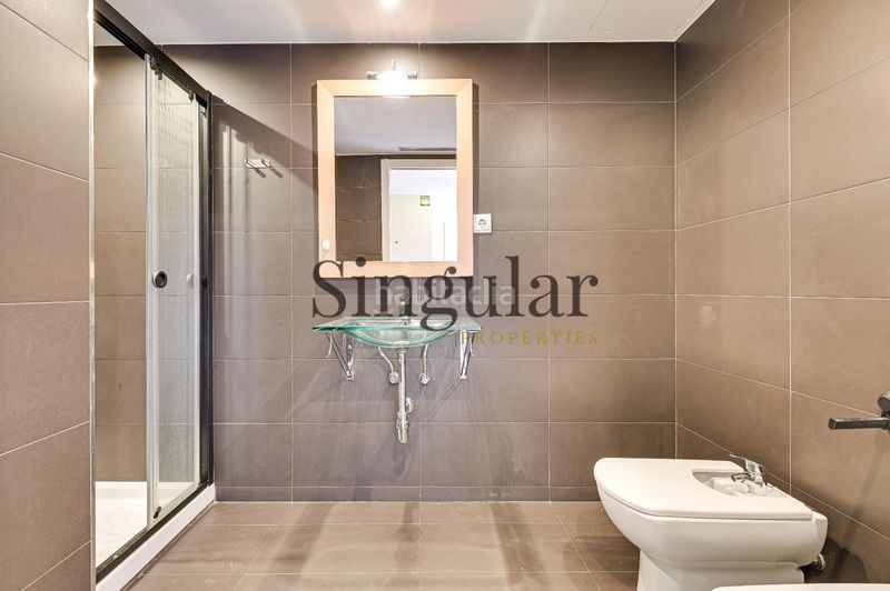 Foto 9ddcc8de-7ef3-4b3c-9d38-aa5a4d5f6b63. Piso magnífica 4º planta en aribau junto paseo gracia en Barcelona