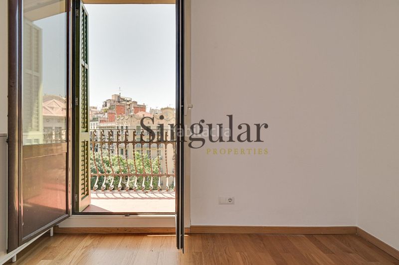 Foto eeee68e6-95b8-4411-a1eb-6d49b2148309. Piso magnífica 4º planta en aribau junto paseo gracia en Barcelona