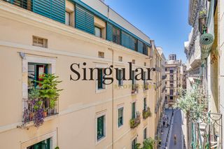 Flat  Carrer de la comtessa de sobradiel. Vivienda se�orial con 7 balcones exteriores en pleno coraz�n del