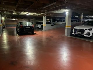 Lloguer Aparcament cotxe  De jacint verdaguer. Lloguer de plaça daparcament al centre de vic