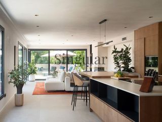 Casa  Avenida de can cortés. Exclusiva villa de obra nueva diseño contemporáneo en plena natu