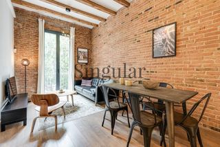 Apartamento  Carrer de valència. Vivienda de diseño vanguardista e industrial