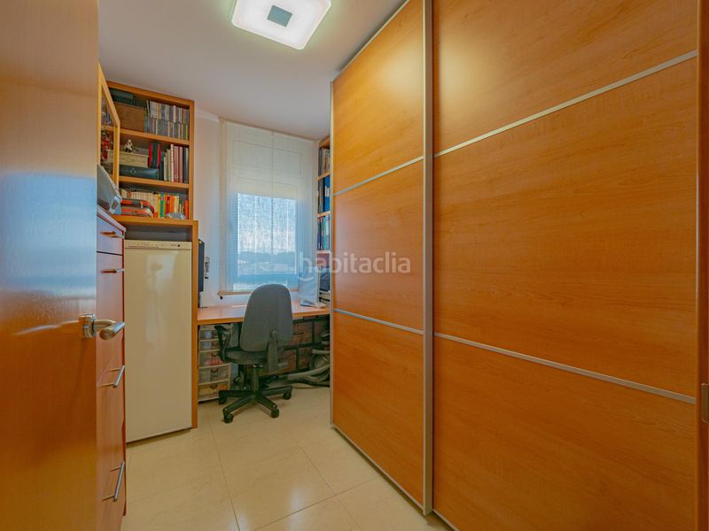 Foto 44c9b7a8-23b4-42e5-88a6-8e5e173987b8. Pis amb calefacció aparcament a Manlleu