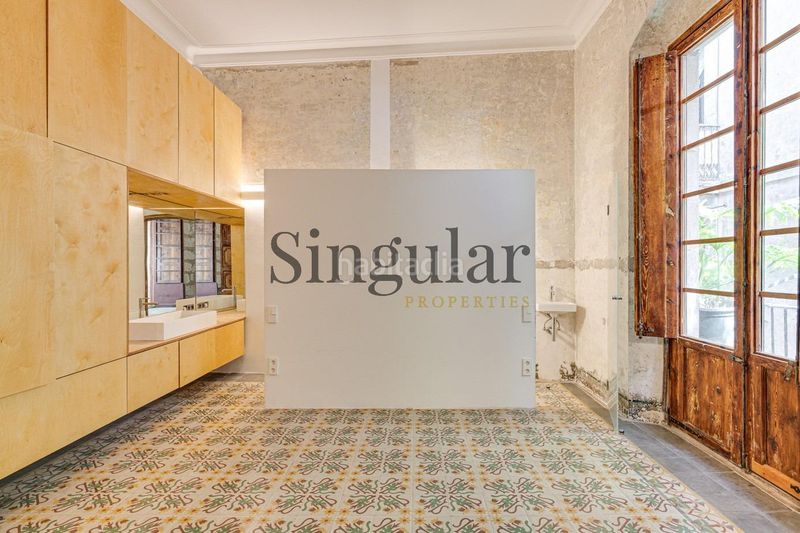 Foto a317762d-2ab2-496c-b16e-e5d4630451f6. Piso planta principal en edificio catalogado en Gòtic Barcelona