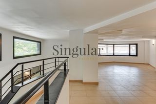 Local Comercial  Carrer del segre. Local comercial  dúplex de 103m2