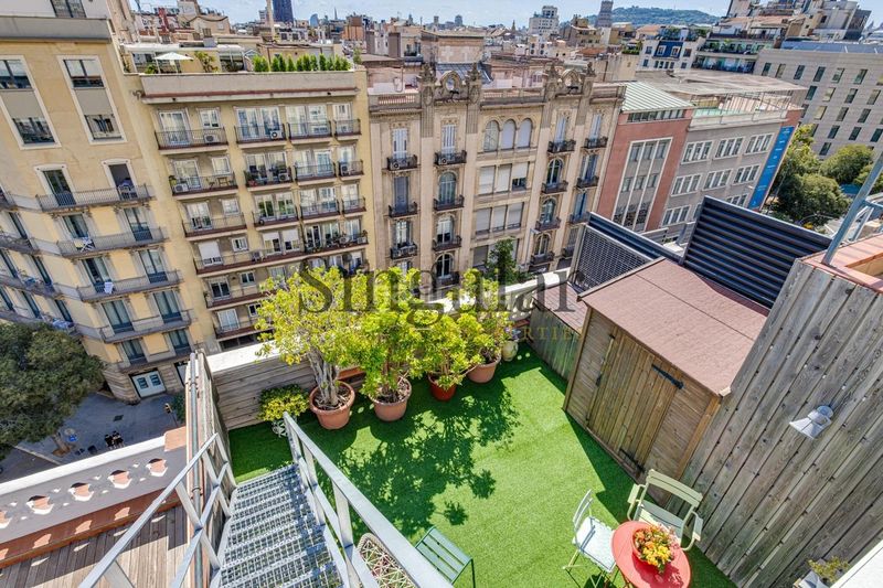 Foto 3c08f68b-1f67-477e-9791-ca424f01843a. Àtic amb calefacció a Dreta de l´Eixample Barcelona
