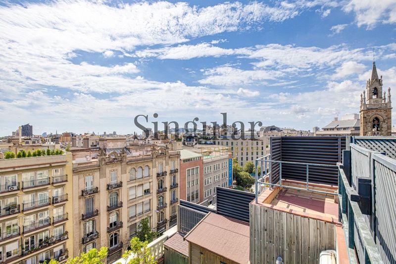 Foto fa0109d2-2a59-496e-a475-afb9aee7021e. Àtic amb calefacció a Dreta de l´Eixample Barcelona