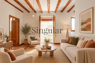 Pis a Gòtic. Piso reformado con encanto junto a comtal