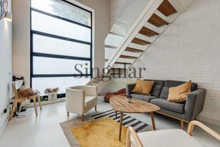 Loft  Carrer del perill. Dúplex tipo loft en el corazón de gràcia