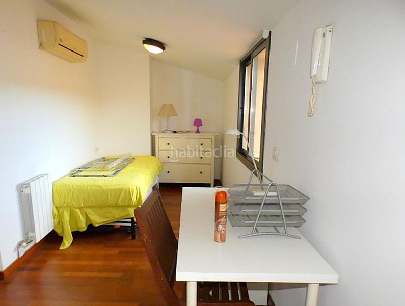 Foto 54b650c2-1975-4402-a85b-cd060faf0c33. Alquiler piso - duplex con terraza - 3 dormitorios - estacion tren en Castelldefels