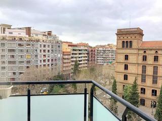 Location Appartement  Carrer del comte d'urgell. Eixample - h.clinico - 2 dormitorios y 2 baños - balcon