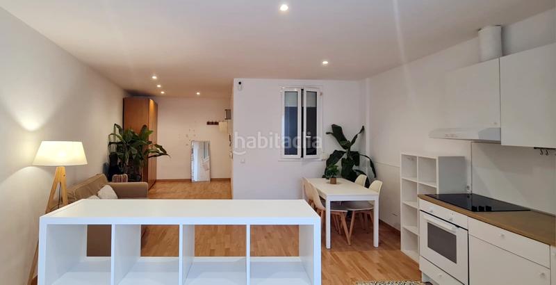 Foto 38117025-e405-4bda-9771-ff69e9b33eeb. Alquiler piso c./ manso - apartamento loft en Sant Antoni Barcelona