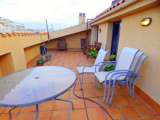 Lloguer Àtic  Avinguda de la constitució. Castelldefels - duplex con terraza - 3 dormitorios - estacion tr