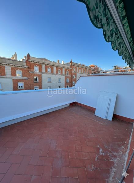 Foto 50f5fc6e-6fee-4f80-bc78-0c34e8f8dd6d. Alquiler ático atico guinardo - 2 dormitorios - reformado - terraza en Barcelona