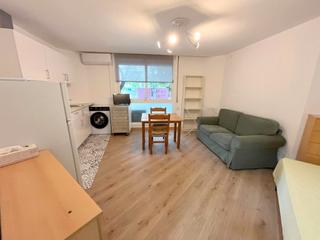 Affitto Appartamento  Carrer d'alí bei 32. **apartamento delante arc de triomf**