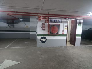 Aparcament cotxe a Travessera de les Corts 199