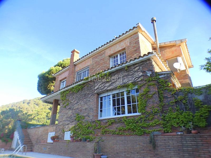 Foto 243d5116-2e88-4772-b7f4-1d3045fb8867. Casa amb calefacció aparcament piscina a Premià de Dalt