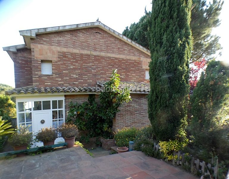 Foto 5c22151a-c73f-4fdb-9270-171cc0ea68cc. Casa amb calefacció aparcament piscina a Premià de Dalt