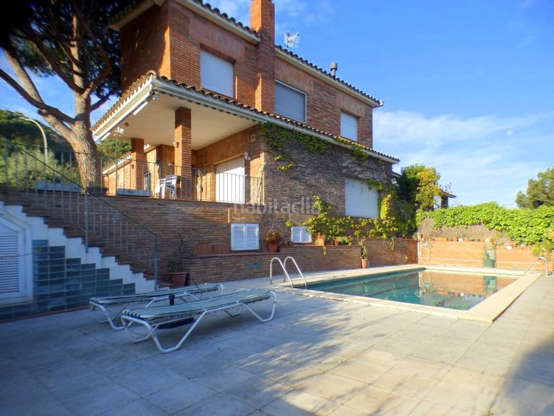 Foto 6e3b5924-b371-42b9-a97d-94e20943a9dc. Casa amb calefacció aparcament piscina a Premià de Dalt
