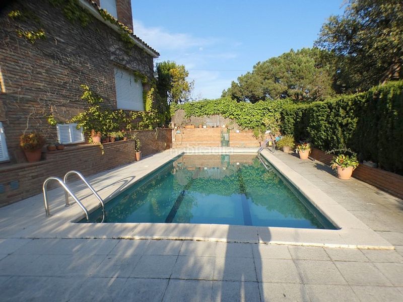 Foto e1f01513-6509-4b46-8721-4125b2bca445. Casa amb calefacció aparcament piscina a Premià de Dalt