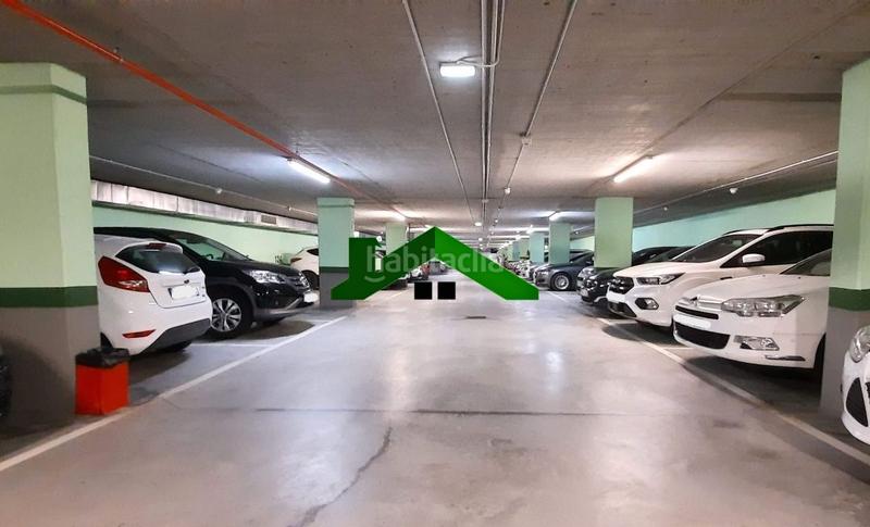 Foto 9791183b-79c5-4777-9ce3-934774222b1d. Parking voiture dans Ibarrekolanda Bilbao