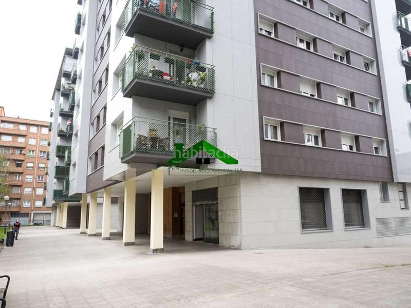 Foto 38329aca-4f57-4d7f-bbd1-1df00d32d985. Alquiler local comercial local en plaza elorrieta en Bilbao