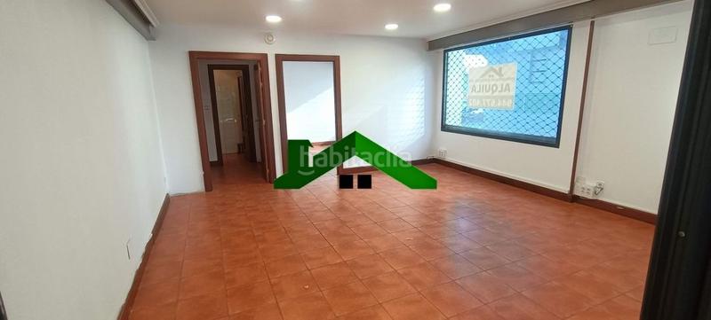 Foto b858b1ac-5277-4850-8add-eaa6951109c9. Alquiler local comercial local en plaza elorrieta en Bilbao