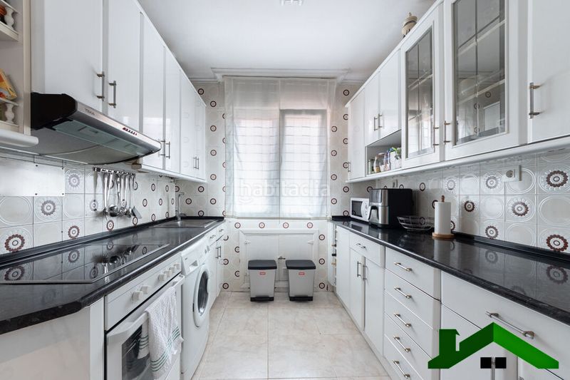 Foto f53e67f6-3c4d-4811-81a4-4c64ed965099. Flat with heating in San Ignacio-Elorrieta Bilbao