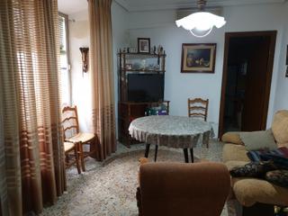 Casa adossada a Andújar. Casa en zona cuadro la virgen