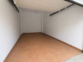 Parking voiture  Plaza antonino. Cochera cerrada en zona emperadores
