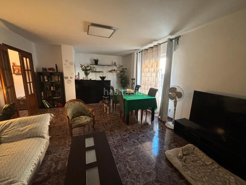 Foto 12acb1e3-8fe6-460e-a4f8-cbbbc6fe41c8. Casa adossada amb piscina a Andújar