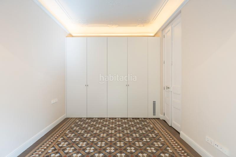 Foto 275a53bd-2e46-441f-b115-5d75ab4daa4f. Alquiler piso en carrer de valència 293 piso reformado 200m2 en carrer valencia, 5hab, 3 bñ. en Barcelona