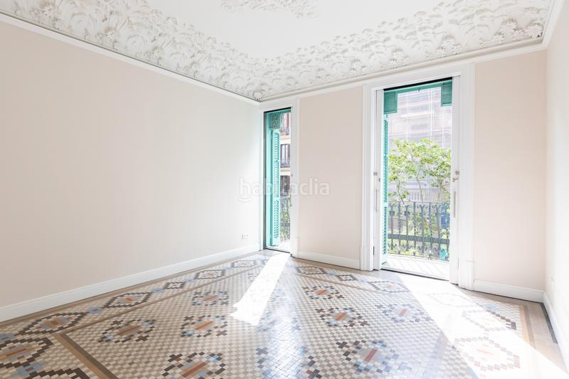 Foto 33d03a69-abad-40a4-97a8-b36a581e2483. Alquiler piso en carrer de valència 293 piso reformado 200m2 en carrer valencia, 5hab, 3 bñ. en Barcelona