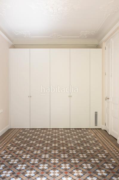 Foto 3bc0de79-f4a8-4401-a5cc-727b7720aa47. Alquiler piso en carrer de valència 293 piso reformado 200m2 en carrer valencia, 5hab, 3 bñ. en Barcelona