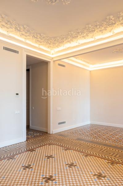Foto 5b8f2db9-2bd7-472e-90f6-fc9491c0fb1c. Alquiler piso en carrer de valència 293 piso reformado 200m2 en carrer valencia, 5hab, 3 bñ. en Barcelona