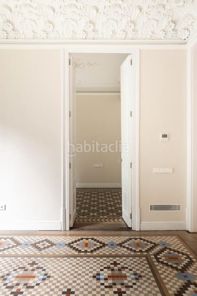 Foto b167eccf-fc02-4a6e-92ed-01e7713c35f5. Alquiler piso en carrer de valència 293 piso reformado 200m2 en carrer valencia, 5hab, 3 bñ. en Barcelona
