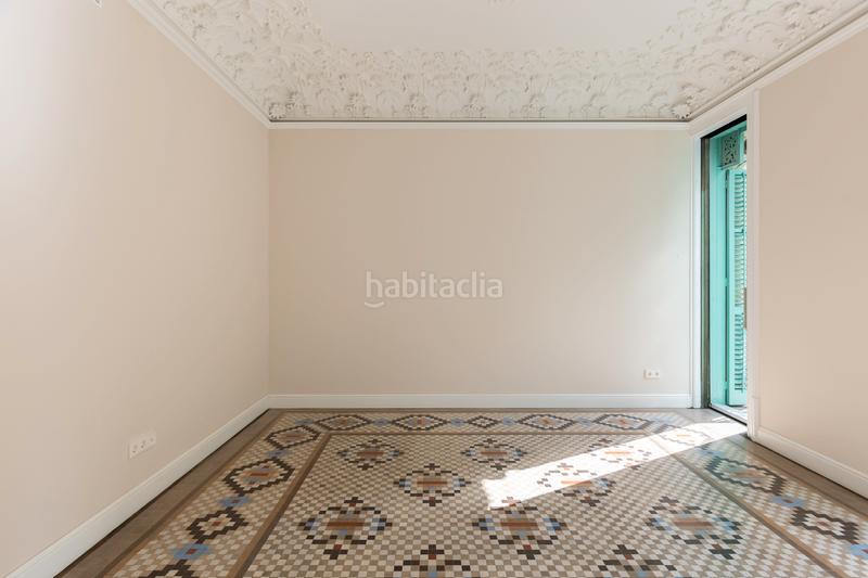 Foto bf2e57e8-a8de-445d-b845-cd2f04f04a47. Alquiler piso en carrer de valència 293 piso reformado 200m2 en carrer valencia, 5hab, 3 bñ. en Barcelona