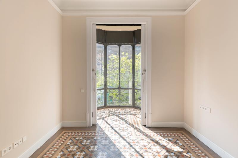 Foto d69d4a52-aa2d-4327-94ac-240da18e16f0. Alquiler piso en carrer de valència 293 piso reformado 200m2 en carrer valencia, 5hab, 3 bñ. en Barcelona